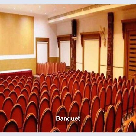 Hotel Sasthapuri Kozhikode Bagian luar foto