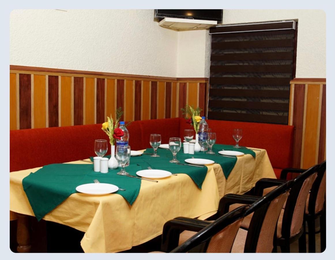 Hotel Sasthapuri Kozhikode Bagian luar foto