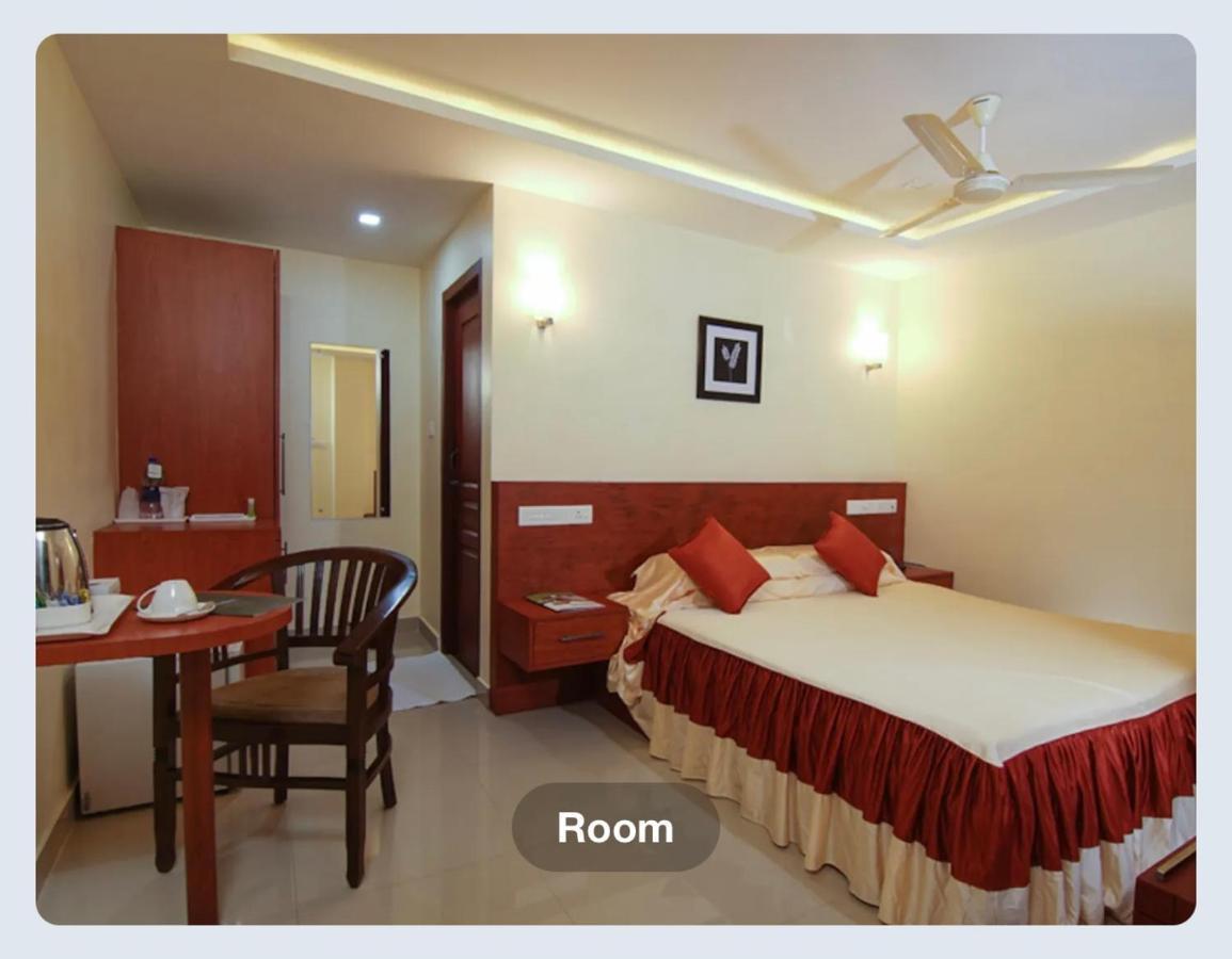 Hotel Sasthapuri Kozhikode Bagian luar foto