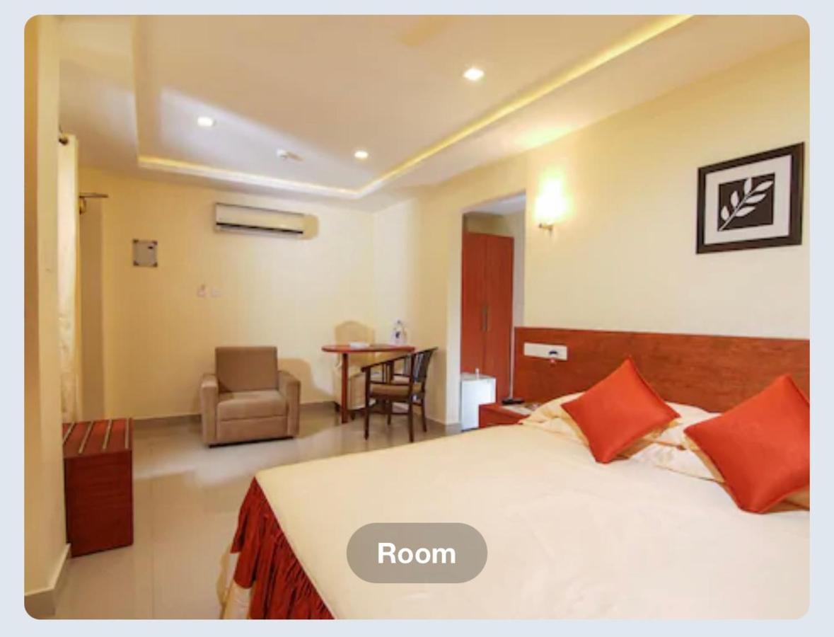 Hotel Sasthapuri Kozhikode Bagian luar foto