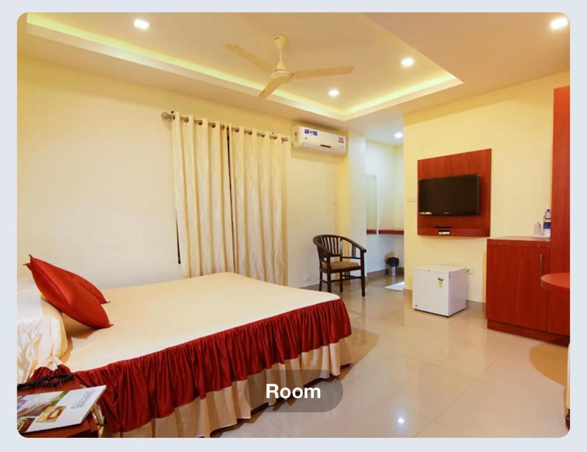 Hotel Sasthapuri Kozhikode Bagian luar foto