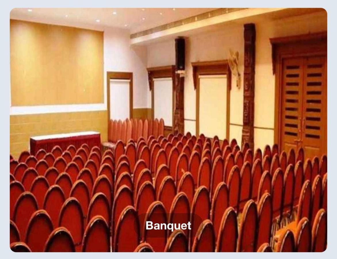 Hotel Sasthapuri Kozhikode Bagian luar foto