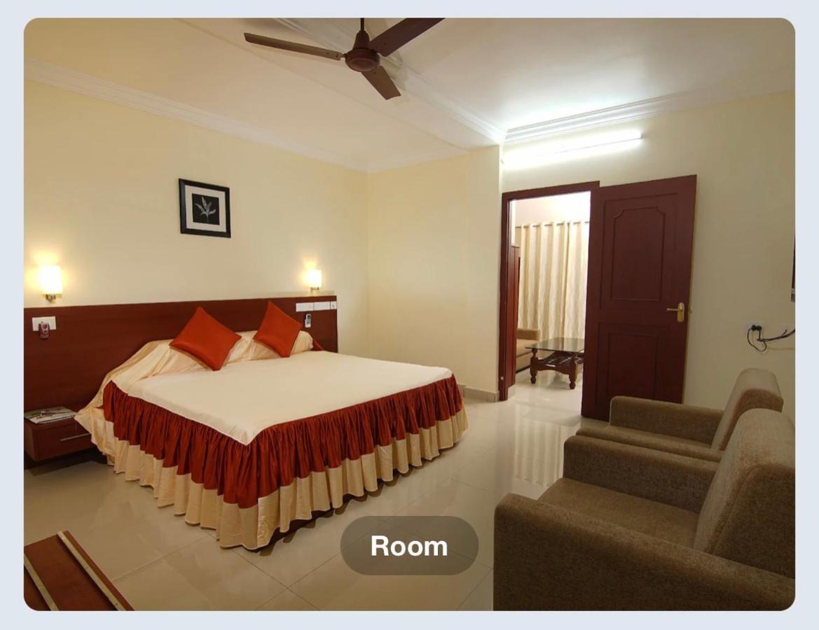 Hotel Sasthapuri Kozhikode Bagian luar foto
