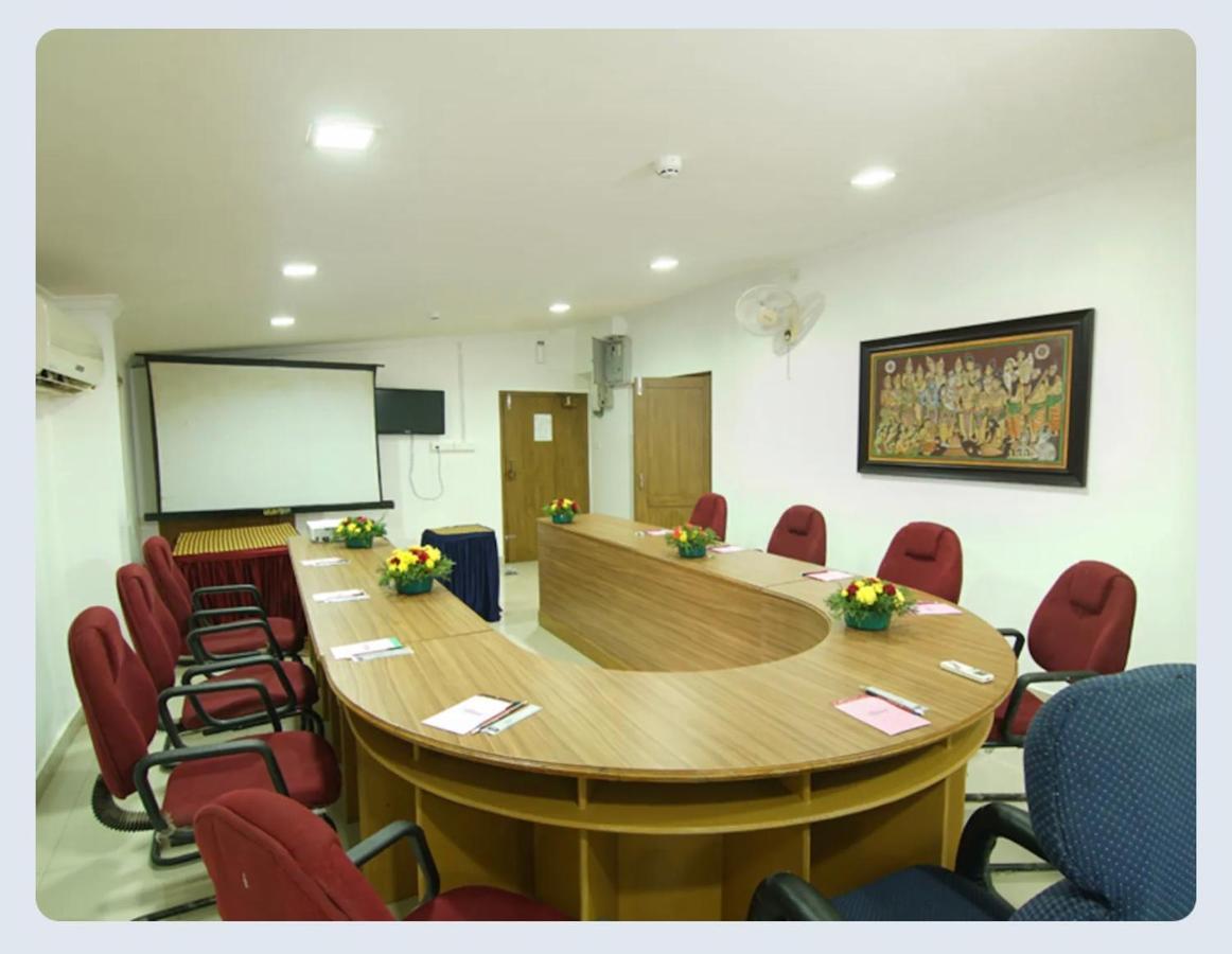 Hotel Sasthapuri Kozhikode Bagian luar foto